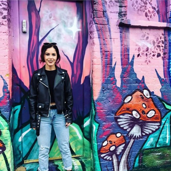 Meet your Posher, Gabby - Picture 1 of 1